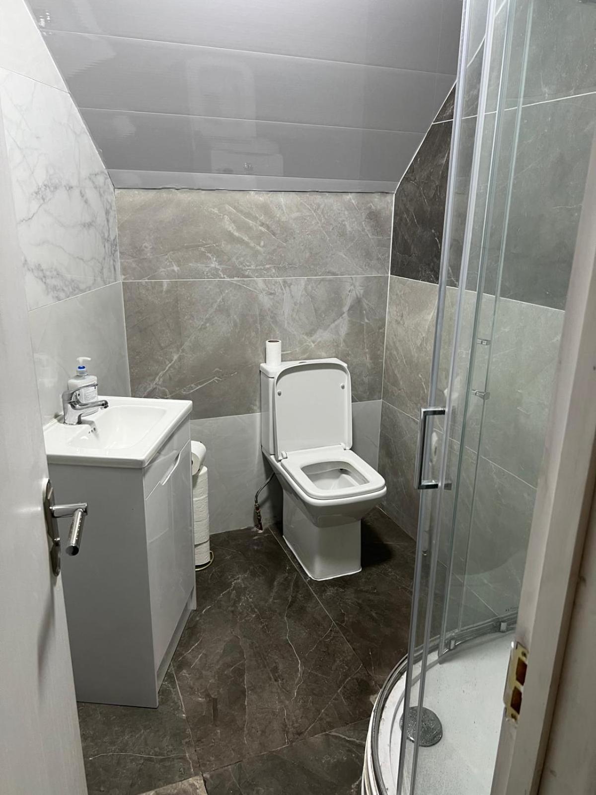 Good Priced Single In East Acton Affittacamere *